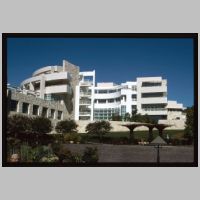 Richard Meier, Getty Centre, Los Angeles, photo by André Corboz, Wikipedia.jpg